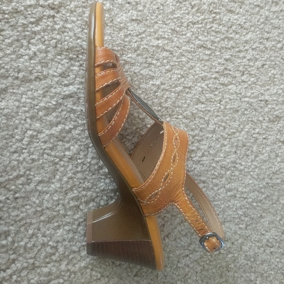 Naturalizer yellow sandals - Picture 2 of 2