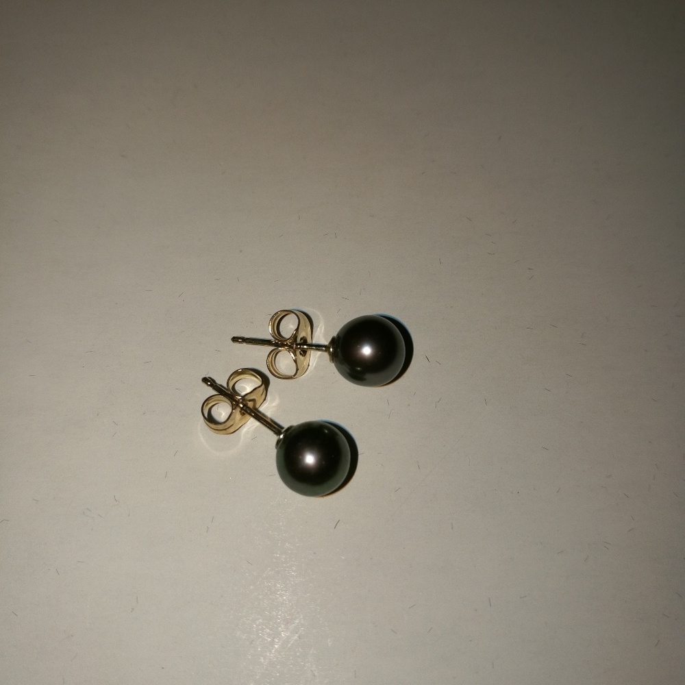 Authentic fresh water pearl earring studs with 14k