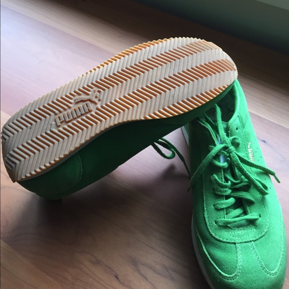 Puma sneakers women's - Picture 2 of 2