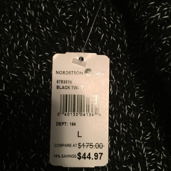 Beautiful sweater - Picture 2 of 4