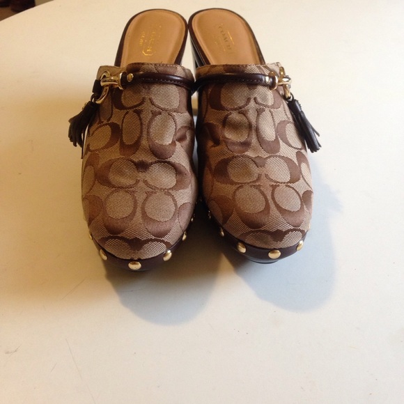 Shasta Coach Clogs - Picture 2 of 8