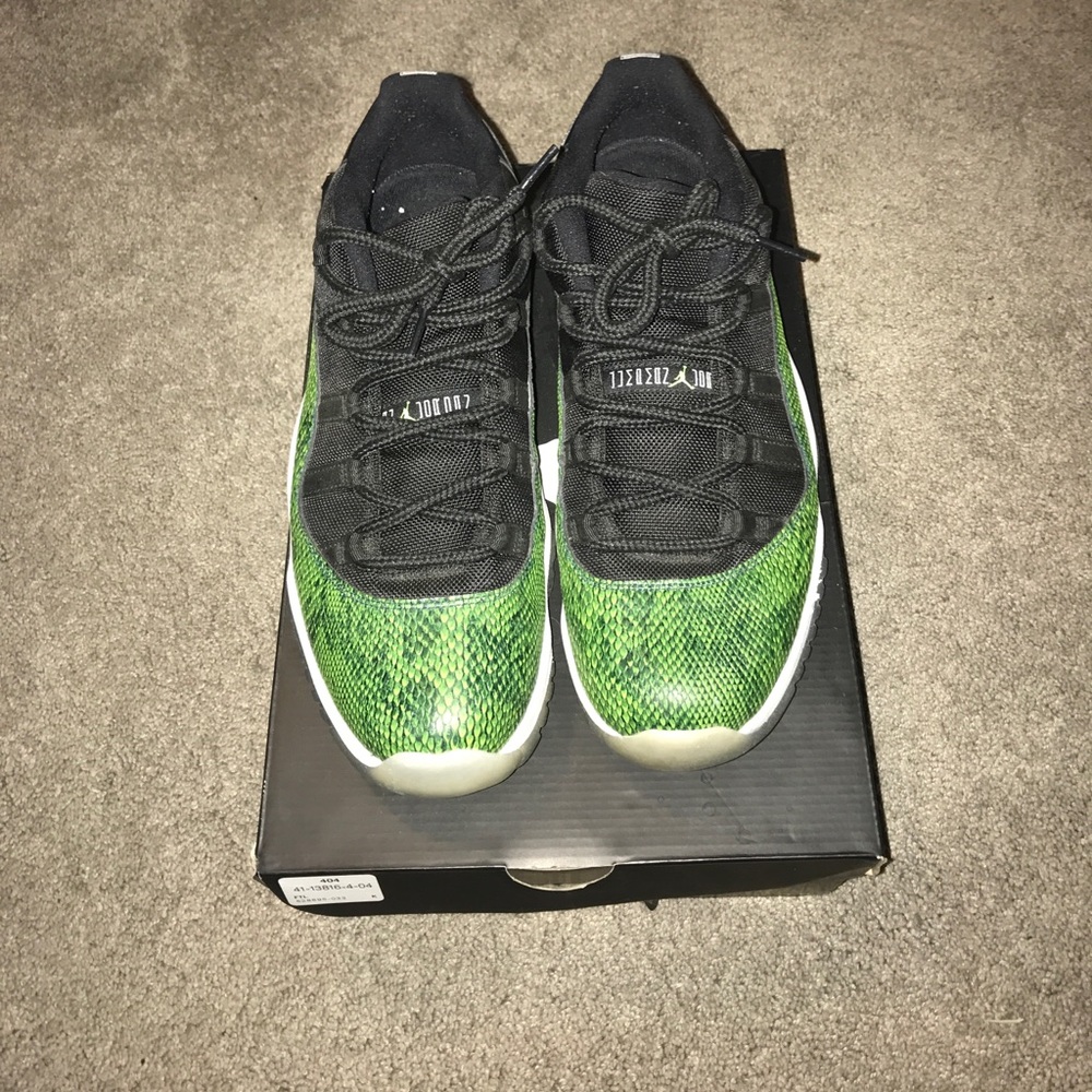 Jordan 11 Nightshade