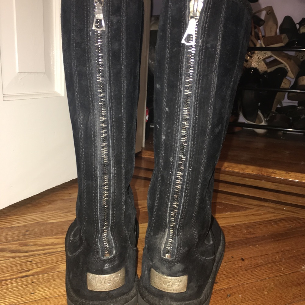 Lightly worn black UGG boots