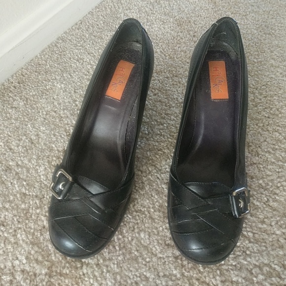 Black heels with buckle - Picture 1 of 2