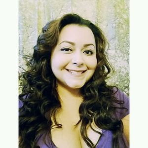 Meet your Posher, Anahi