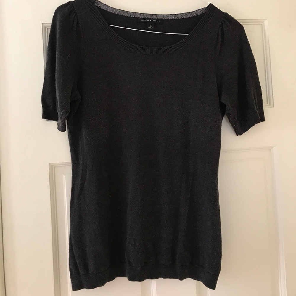 BANANA REPUBLIC soft deal grey top