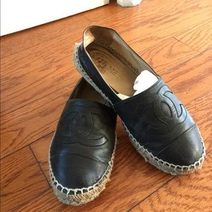 Chanel black leather flats - size 36.5