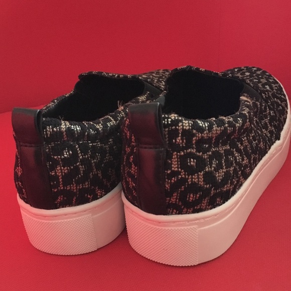🛑 SOLD 🛑 💞 MANGO Leopard Print Sneakers - Picture 3 of 8