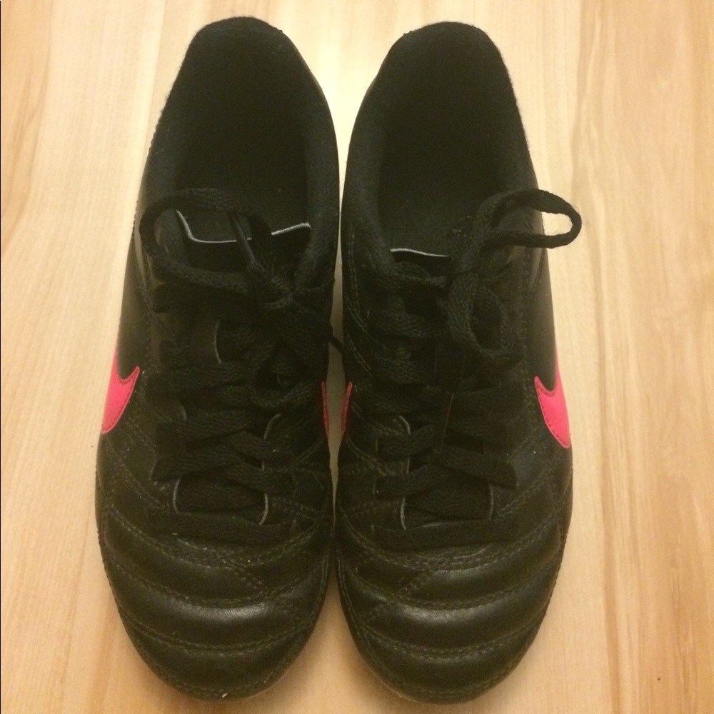 Girl's soccer cleats