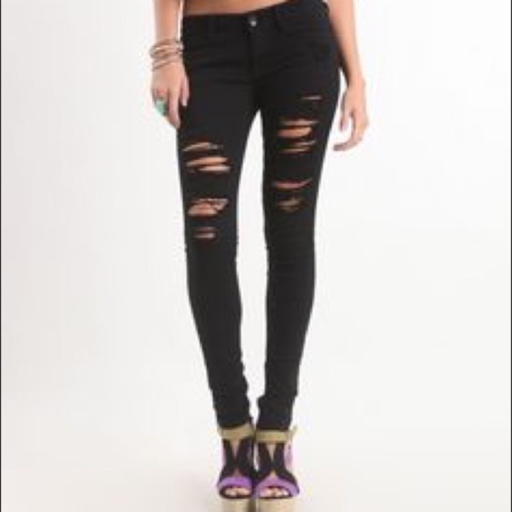 Bullhead black distressed jeans 00
