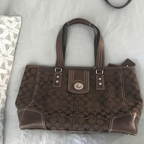 Coach Handbags - Coach shoulder bag