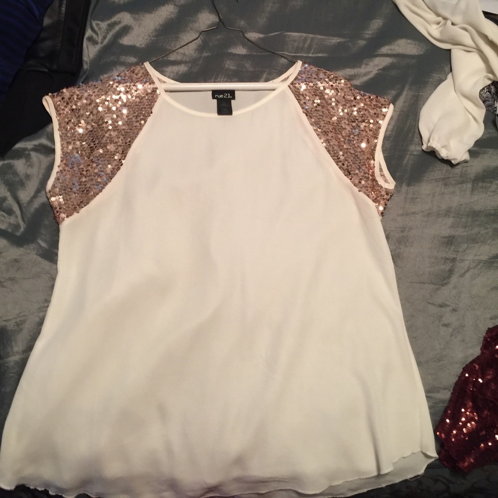 Stylish shirt with gold accents