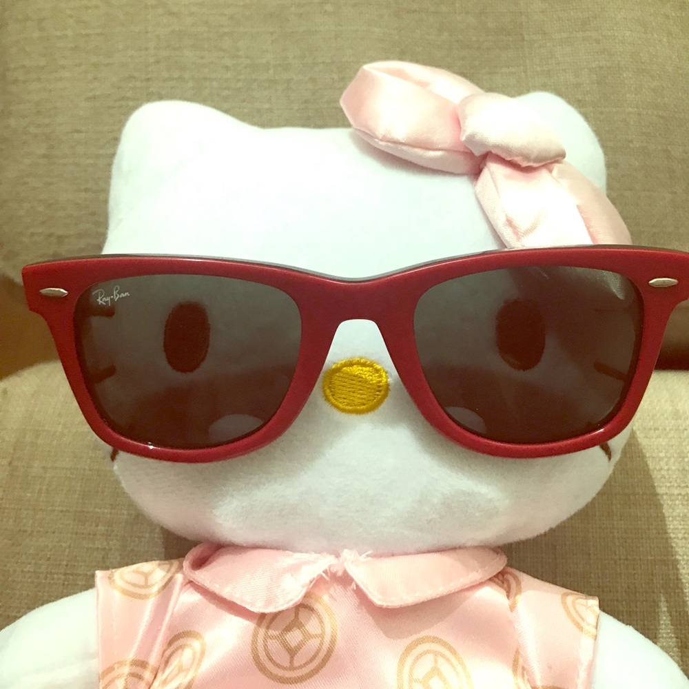 Red Ray-ban Wayfarer