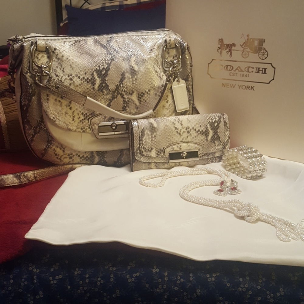 Coach Kristin Phyton Leather Hobo