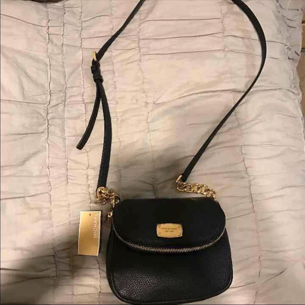 Micheal kors cross body