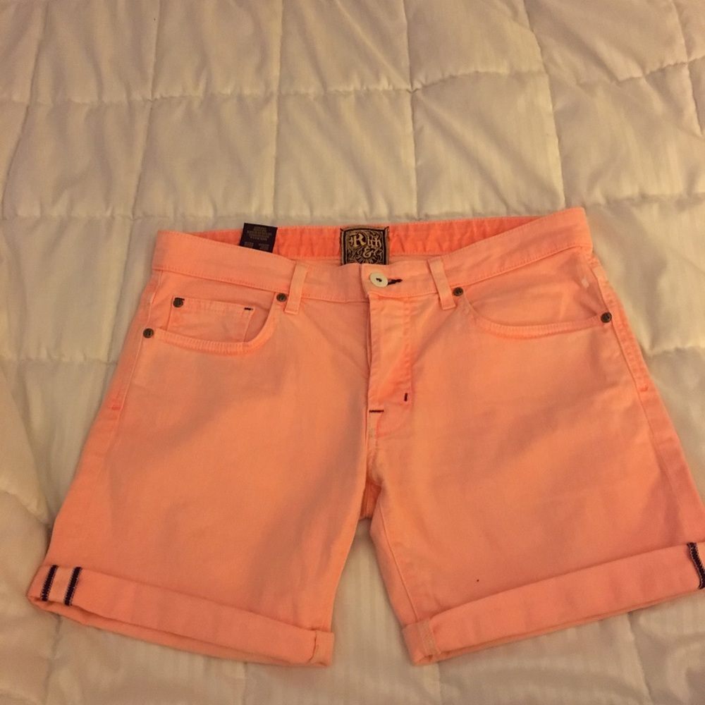 FREE TOP/“NEW" RICH & SKINNY SHORTS