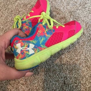 Size 7 Kids underarmour shoes. FINAL PRICE