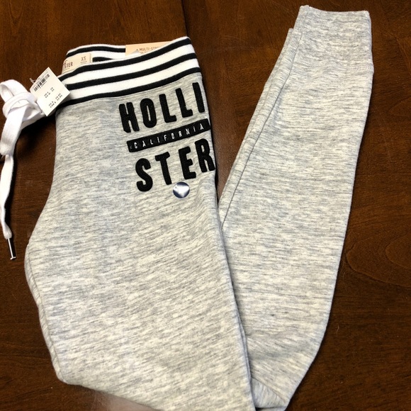 Hollister Pants - Juniors Hollister Fleece leggings size XS