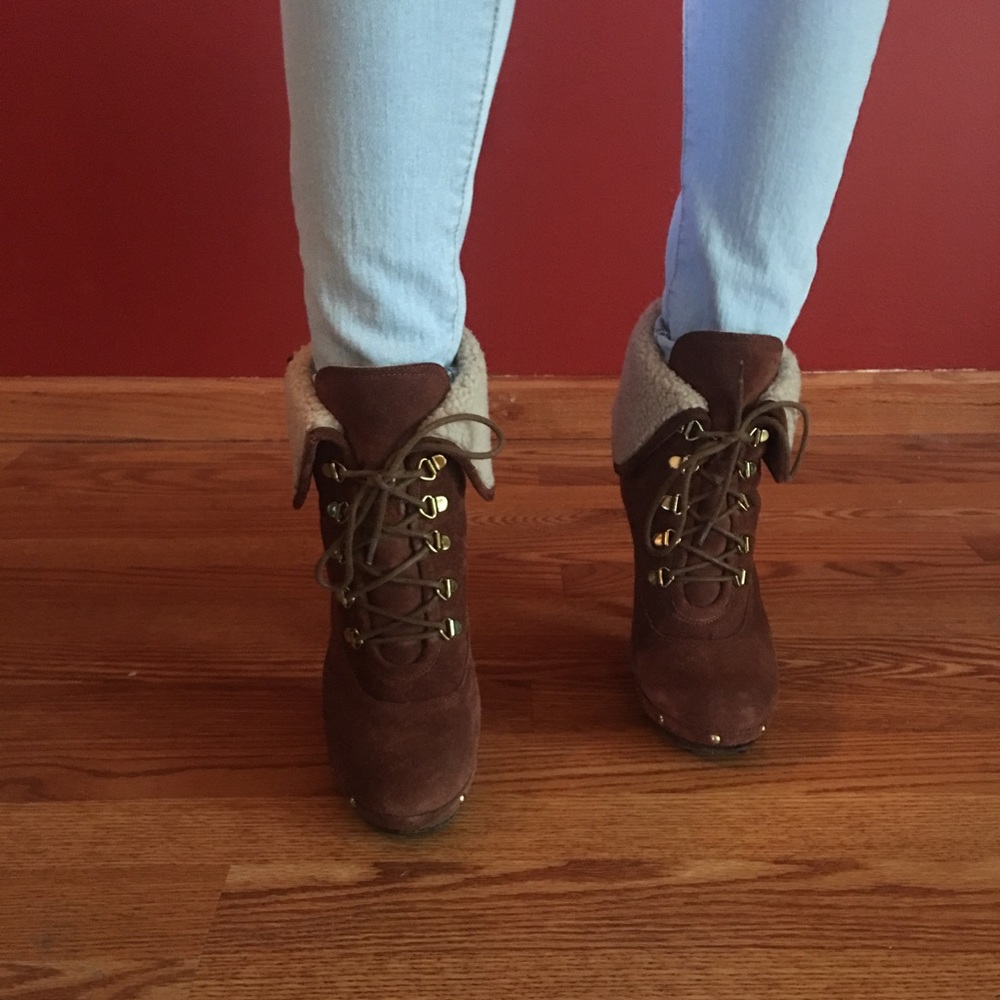 Very loved brown and shearling BCBG booties!