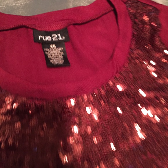 Sequin top - Picture 2 of 3