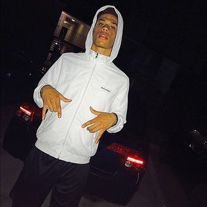 Meet your Posher, Ray