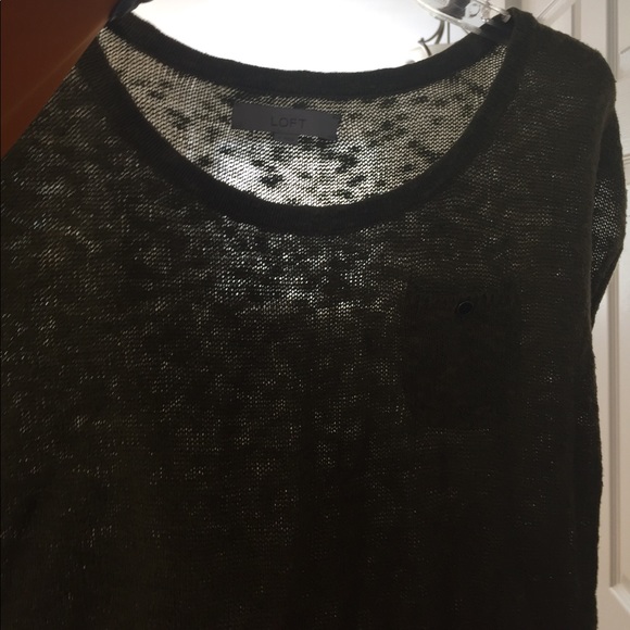 ⭐️3/$20 Olive green Loft knit short sleeve top - Picture 2 of 4