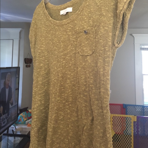 ⭐️3/$20 Olive green Loft knit short sleeve top - Picture 3 of 4