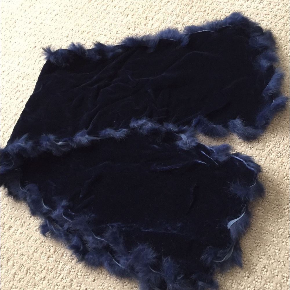 Symphony Designs Blue velvet scarf with fur trim