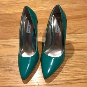 Steven madden green heels like new worn once
