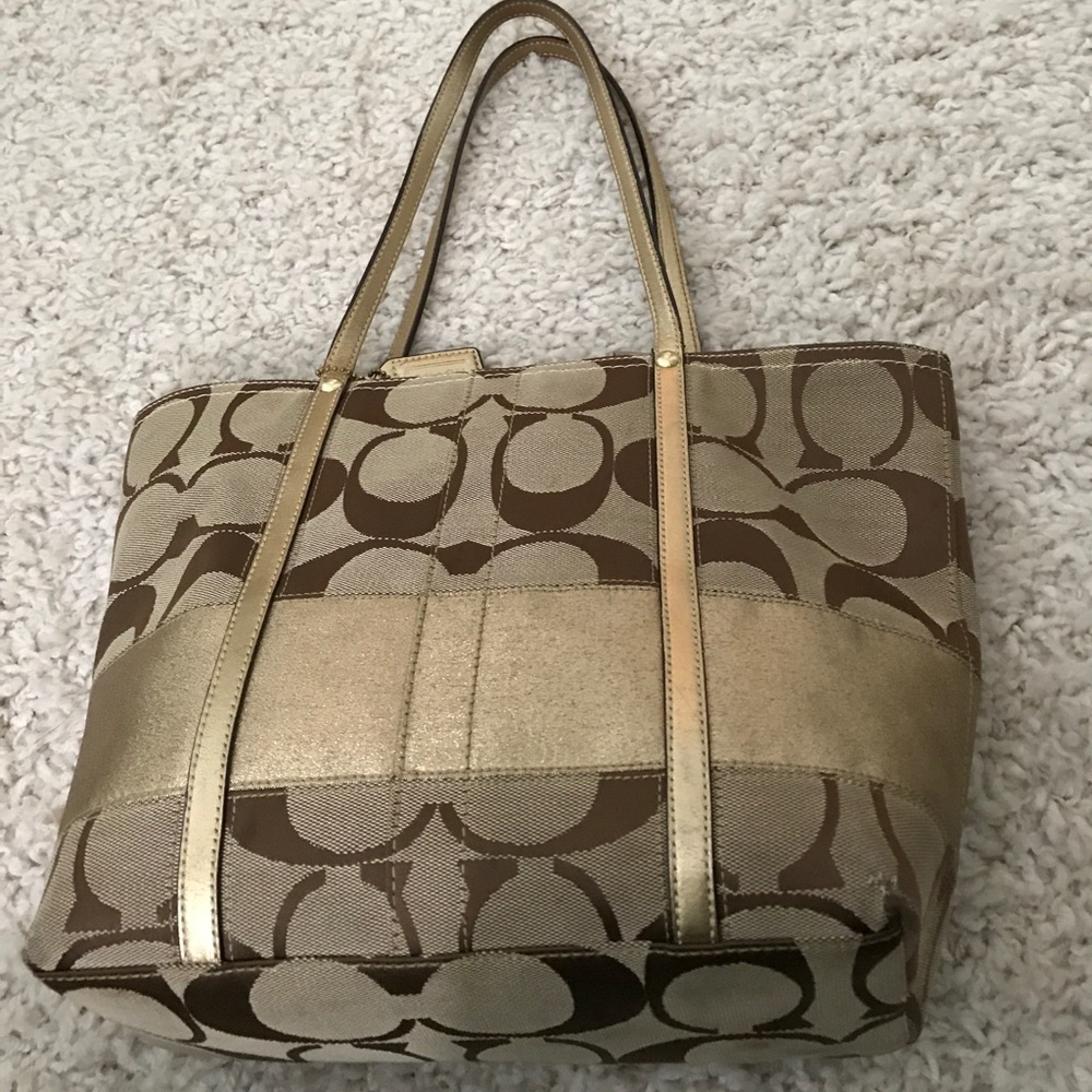 authentic Coach bag - Gold