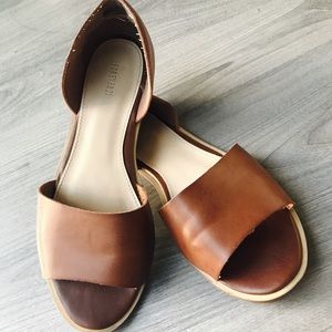 FOREVER 21 - Faux leather peeptoe flats/sandals