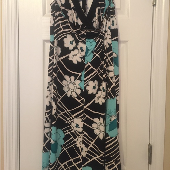 Dress - Picture 3 of 4