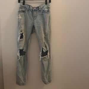 Light wash boyfriend jean Light wash boyfriend jean