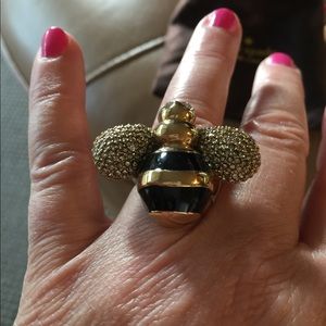 Bumblebee ring 💍 "take the cake"