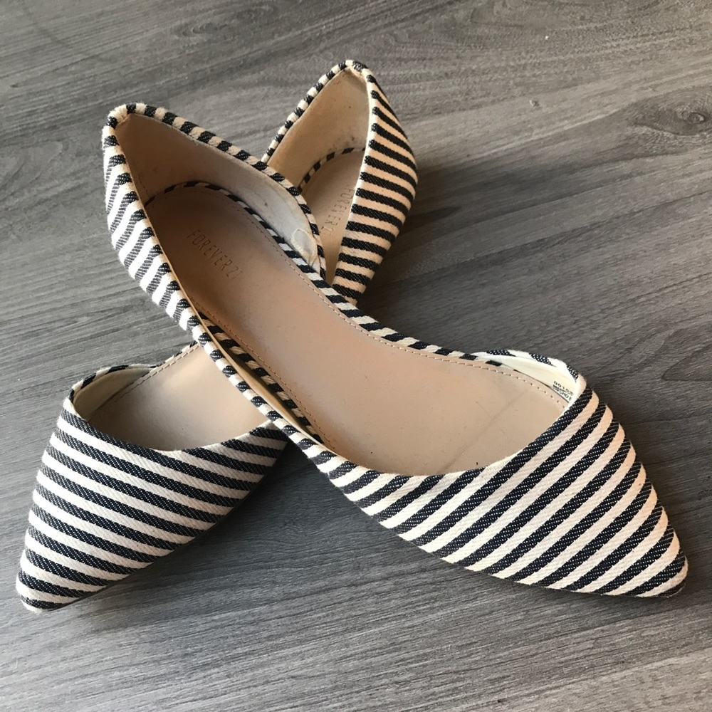 Navy/white striped pointed toe flats