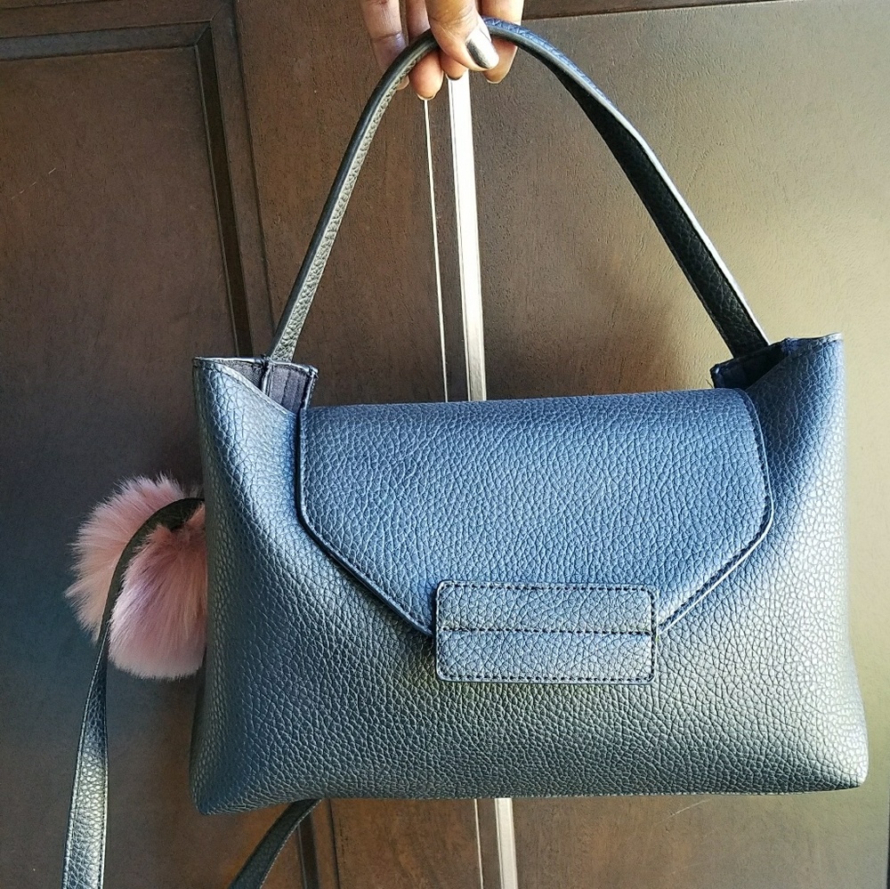 ❕Pom Pom Black Accent Bag