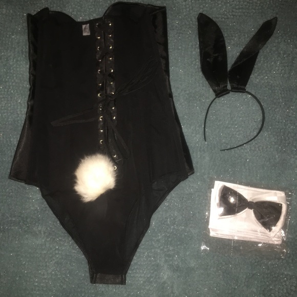 Classic Bunny Corset Costume - Picture 5 of 6