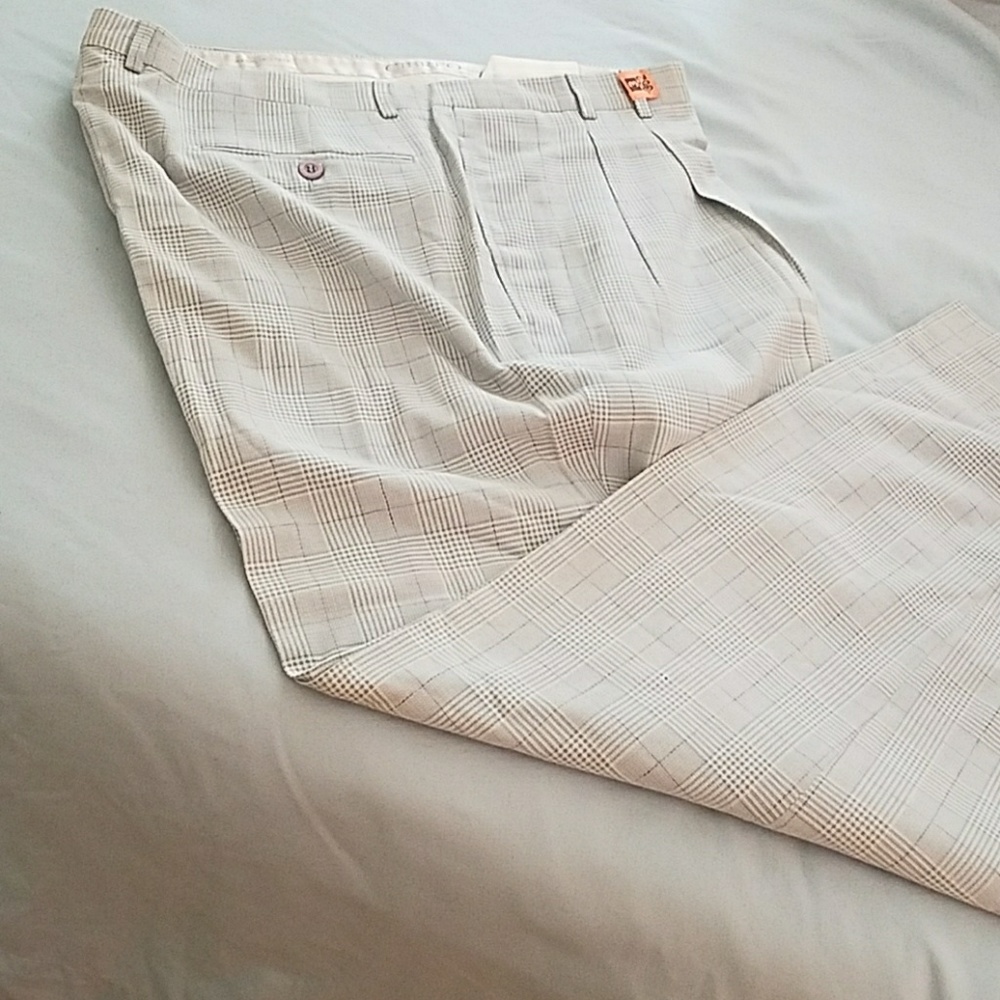 MENS: Perfect casual event plaid trousers