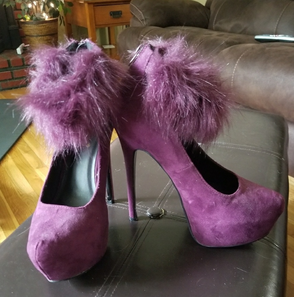 6" platform zipper back closure fur around ankle