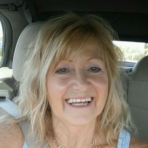 Meet your Posher, Roxanne