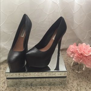 💕Black Steve Madden heels
