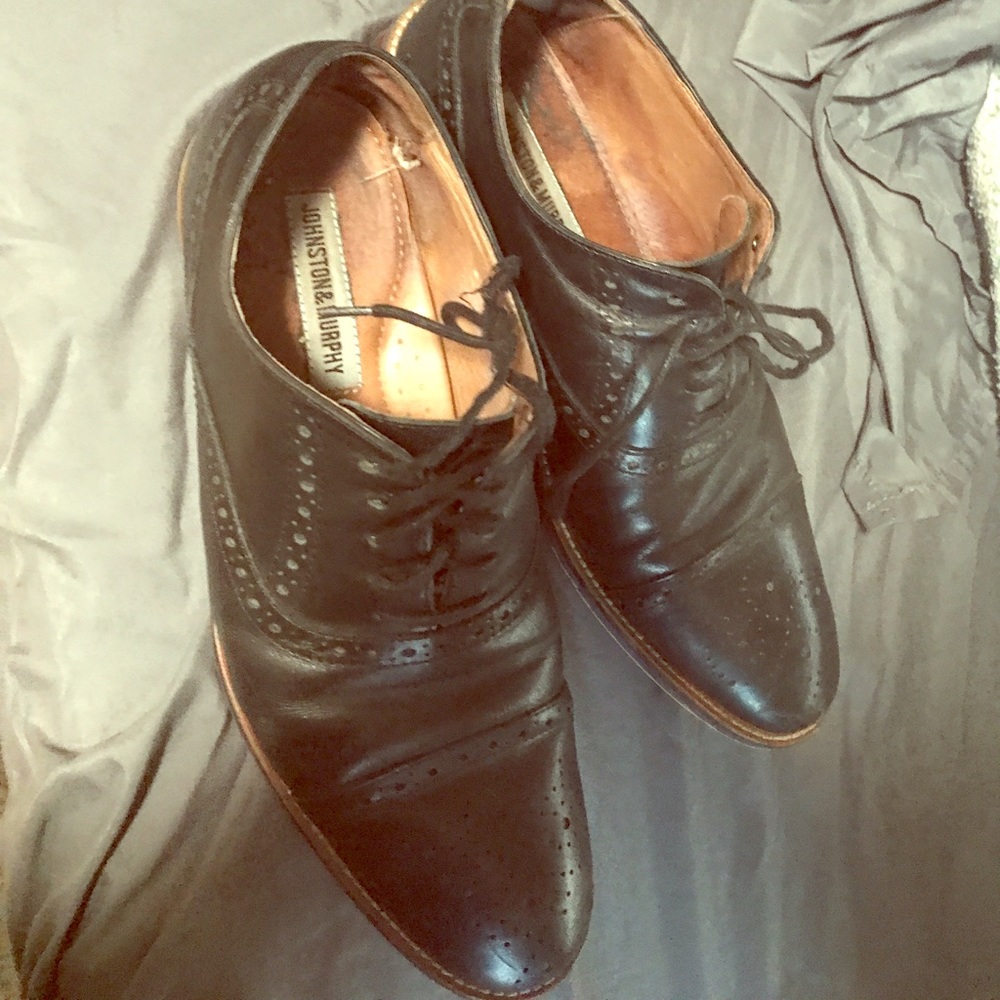 Johnston and Murphy Conard Black dress shoes
