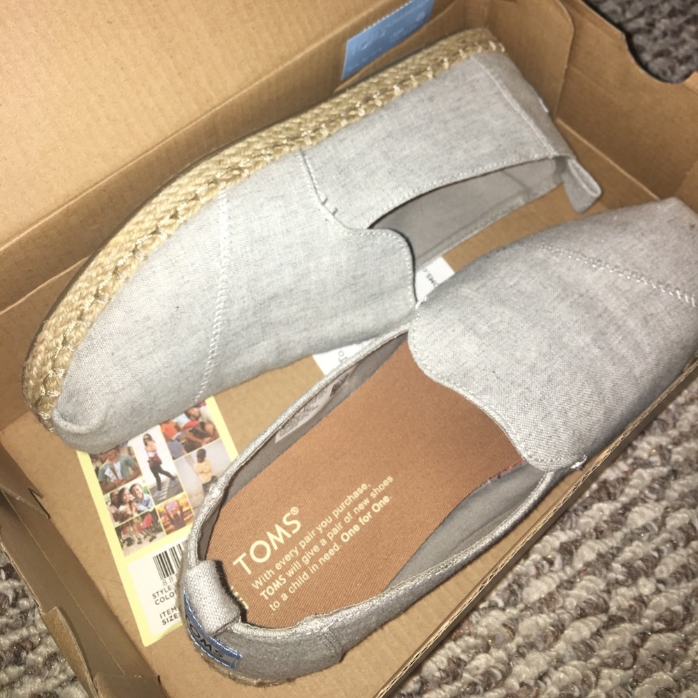 Grey Toms