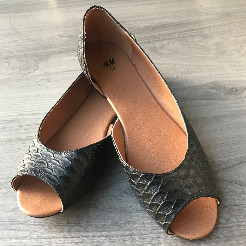 H&M Black faux alligator leather flats