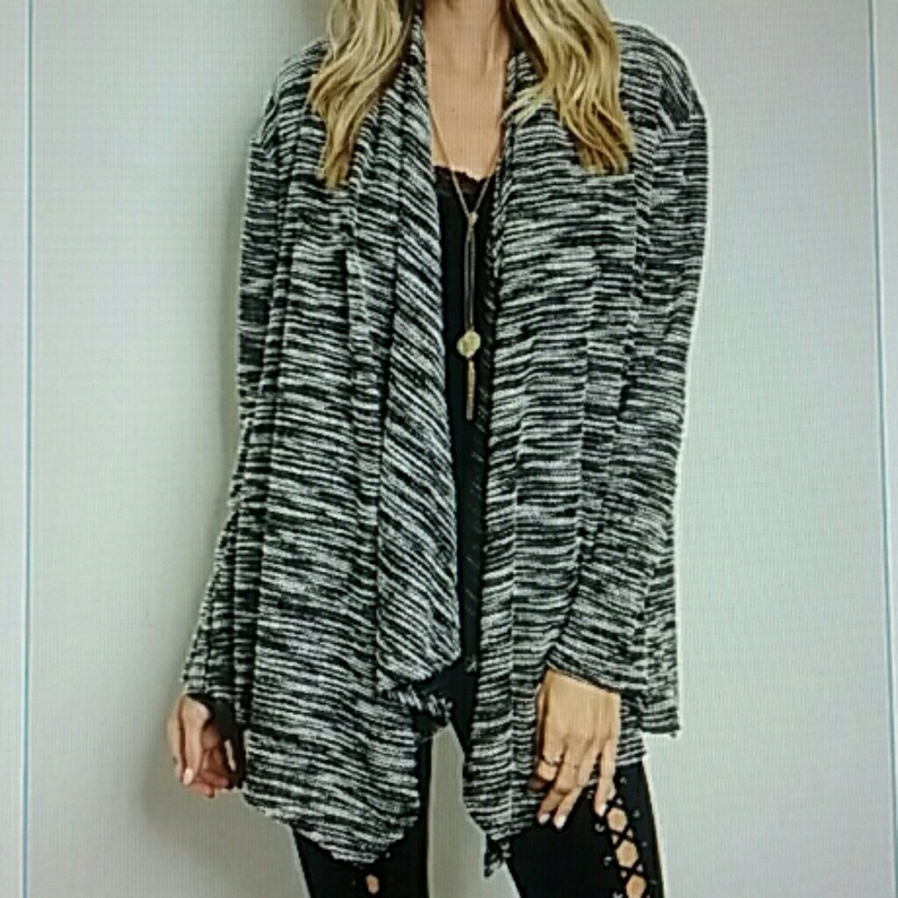 BLACK /WHITE CARDIGAN