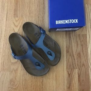 Birkenstock Gizeh Sandals in Onyx