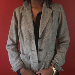 Isaac Mizrahi olive colored tweed like blazer👜