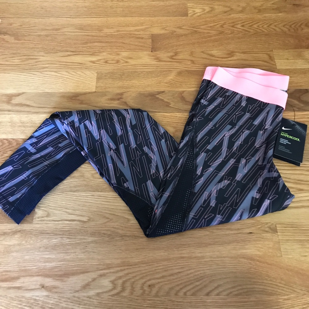 NWT Women's Nike Pro Leggings - Picture 3 of 8
