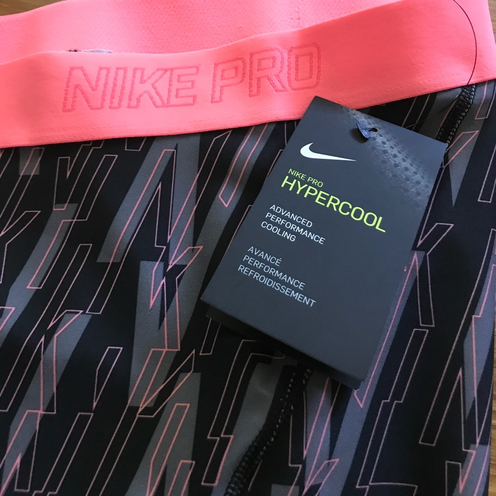 NWT Women's Nike Pro Leggings - Picture 5 of 8
