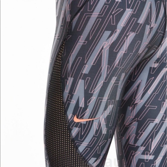 NWT Women's Nike Pro Leggings - Picture 4 of 8